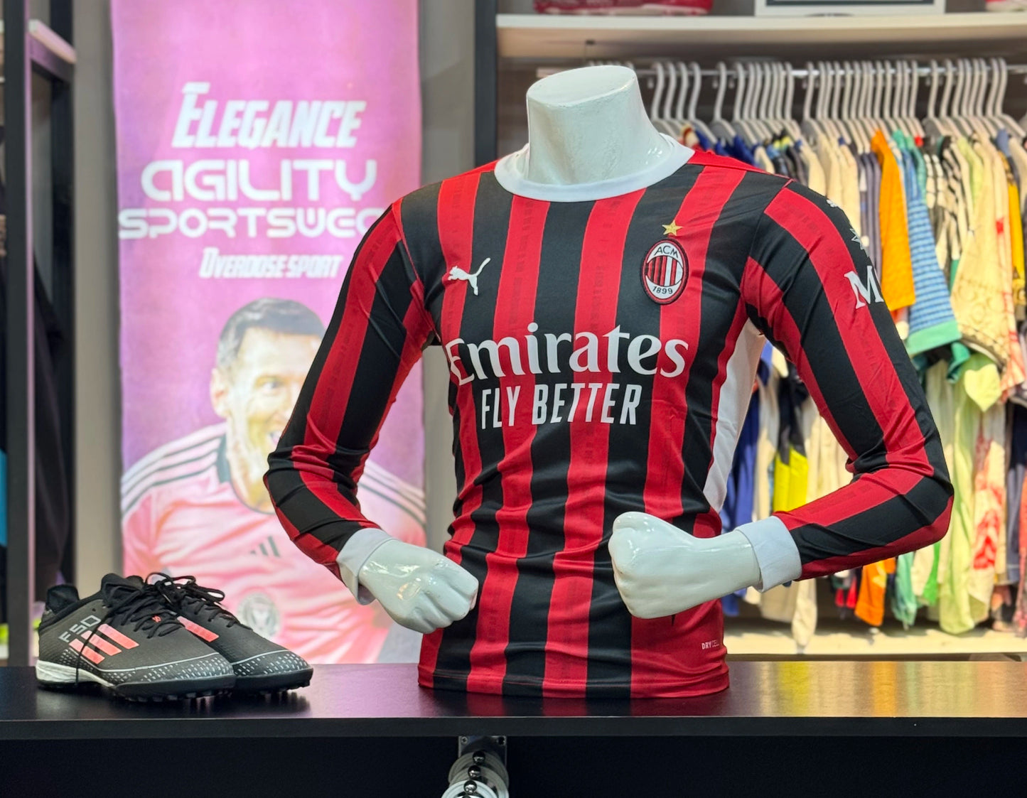 Pull AC Milan 2024/2025 – Edition Officielle