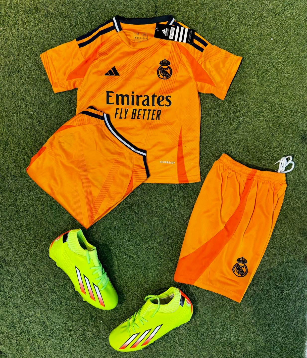 Tenue Enfant Real Madrid Extérieur 2024/2025