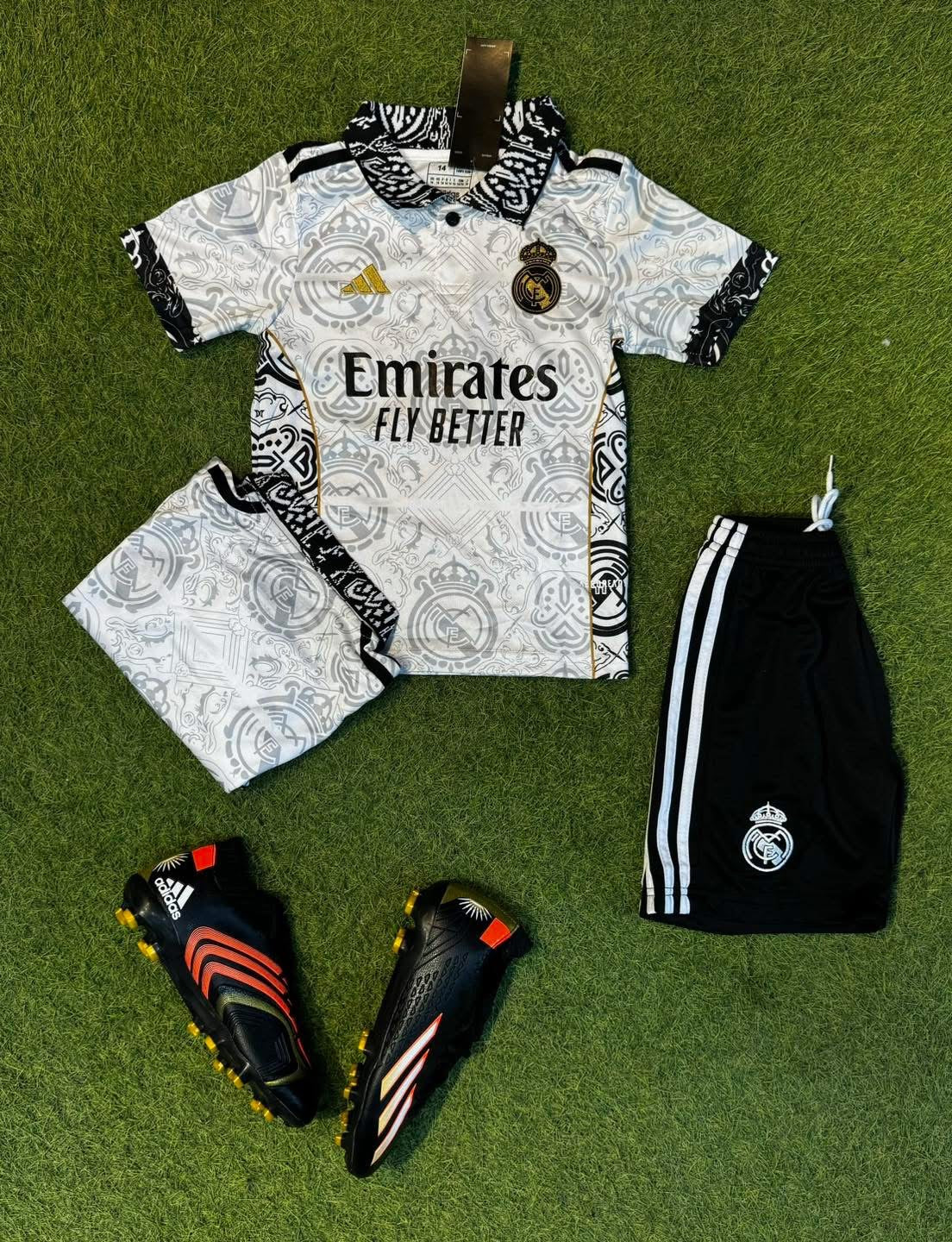 Tenue Enfant Real Madrid Spécial Édition 2023/2024
