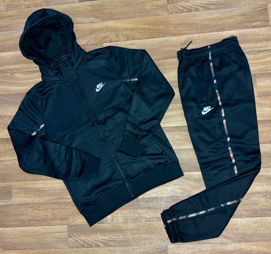 Survêtement Dabbeba Nike – Confort et Style Sportif