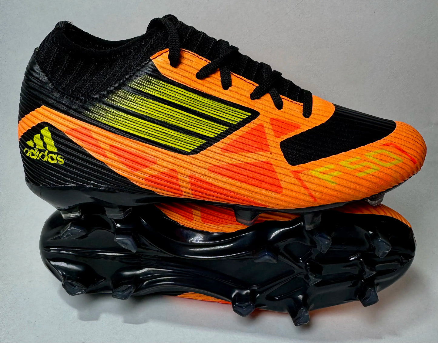Crampon Adidas – Orange