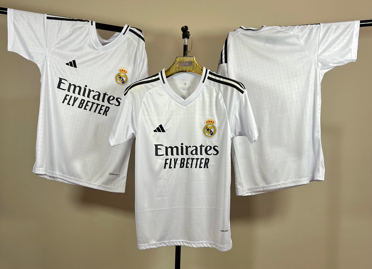 T-shirt Real Madrid 2023/2024 – Noir, Blanc & Doré - Overdose Sport