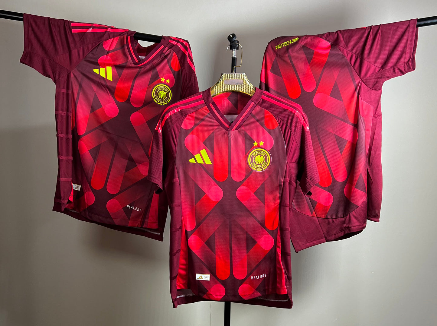 🇩🇪 T-shirt Allemagne 2025/2026 – Édition Spéciale Rouge | Die Mannschaft en feu 🔥 - Overdose Sport