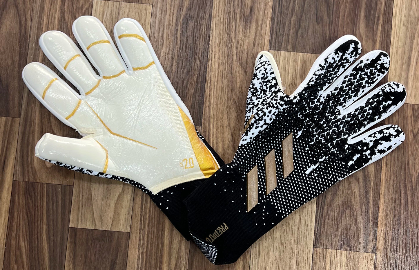 Gants Predator Précision et Contrôle Absolu