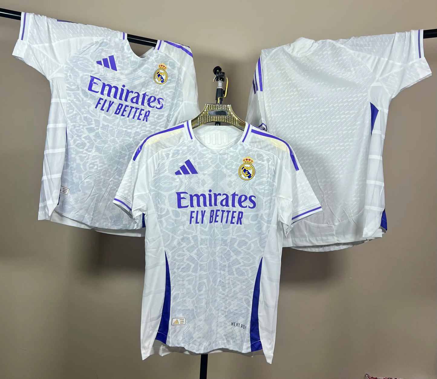 T-shirt Real Madrid – L’élégance des Merengues