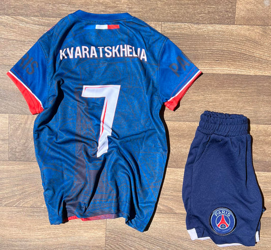 Tenue Paris Saint-Germain, kvarastkhelia