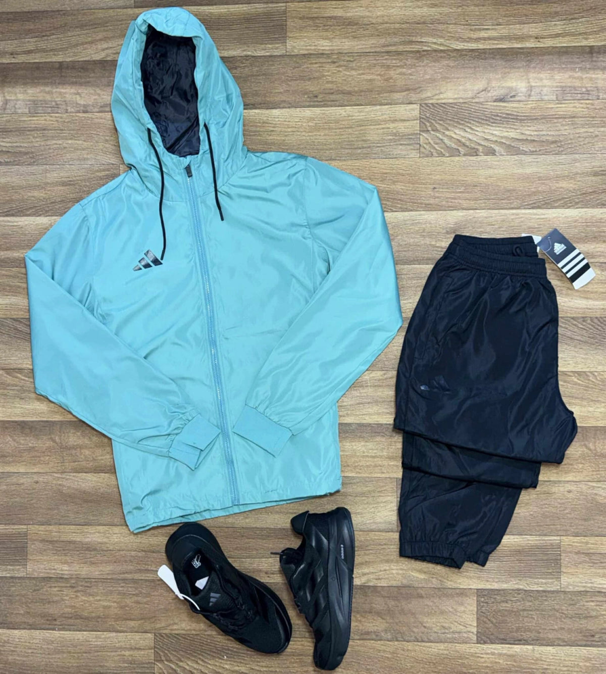 Survêtement Imperméable Adidas – Protection et Style