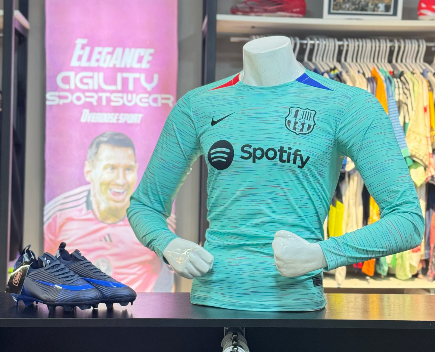 Pull FC Barcelone 2023/2024 – Edition Officielle