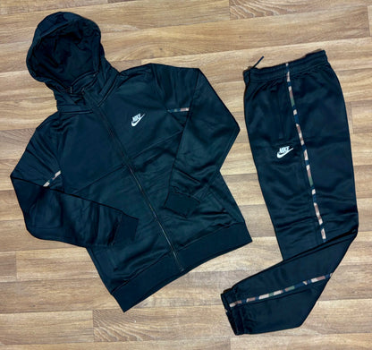 Survêtement Dabbeba Nike – Confort et Style Sportif