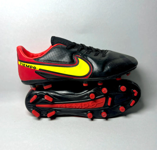 Nike Tiempo – Maîtrise & Confort Légendaire