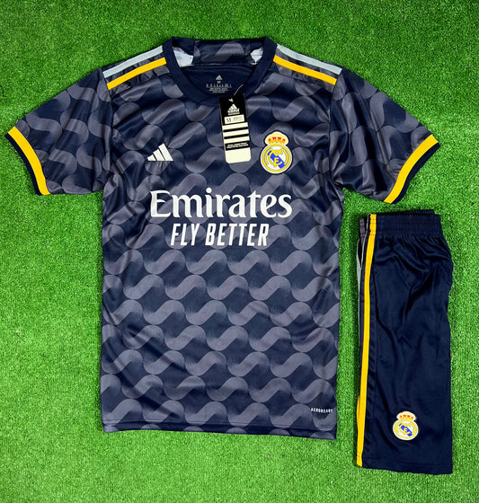 Tenue Real Madrid extérieur  saison 2023-2024