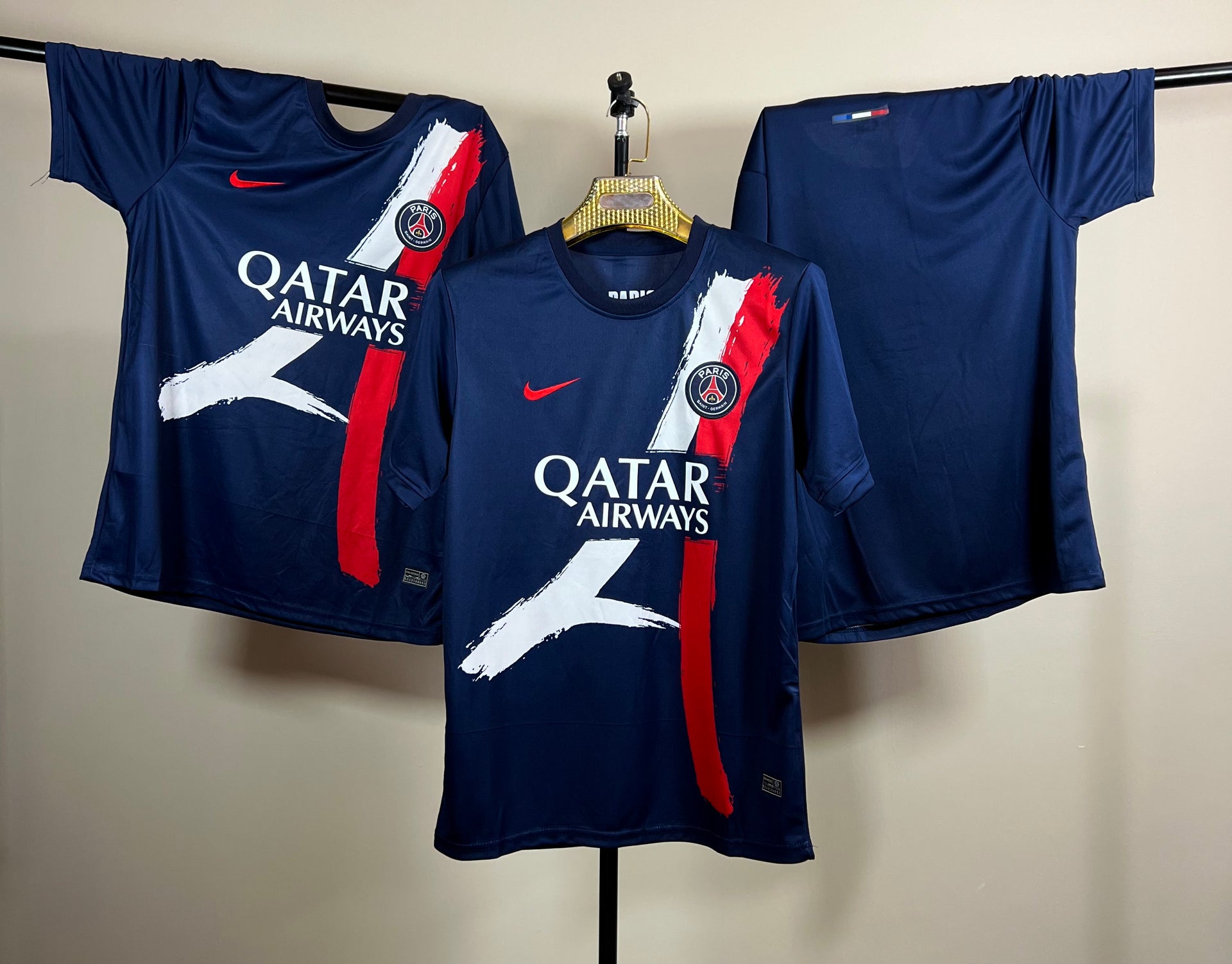 Vêtement Football Officiel T-shirt PSG Neymar Jr Officiel - Collection Paris Saint Germain - Taille Enfant Maillot Neymar Jr Enfant