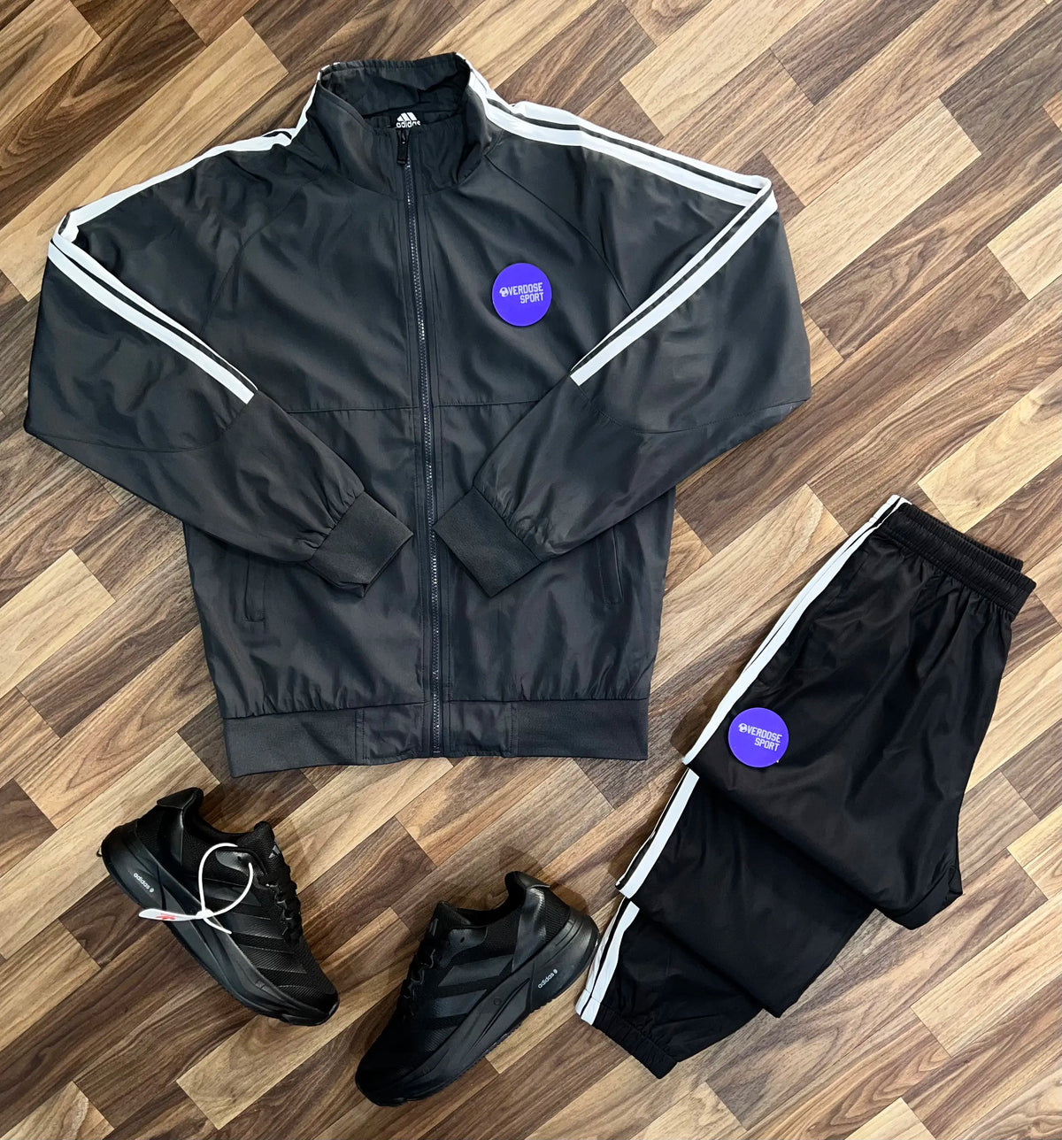 Survêtement Imperméable Adidas Sans Capuche – Style et Confort