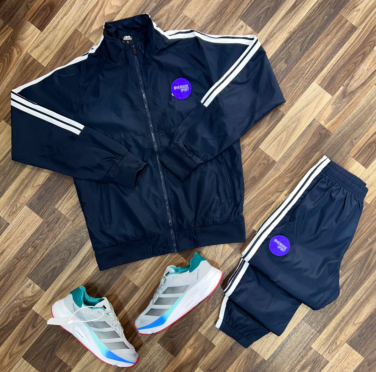 Survêtement Imperméable Adidas Sans Capuche – Style et Confort