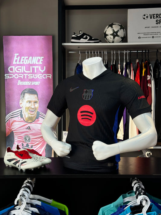 T-shirt FC Barcelone 2024/2025 – L’élégance catalane en édition extérieure