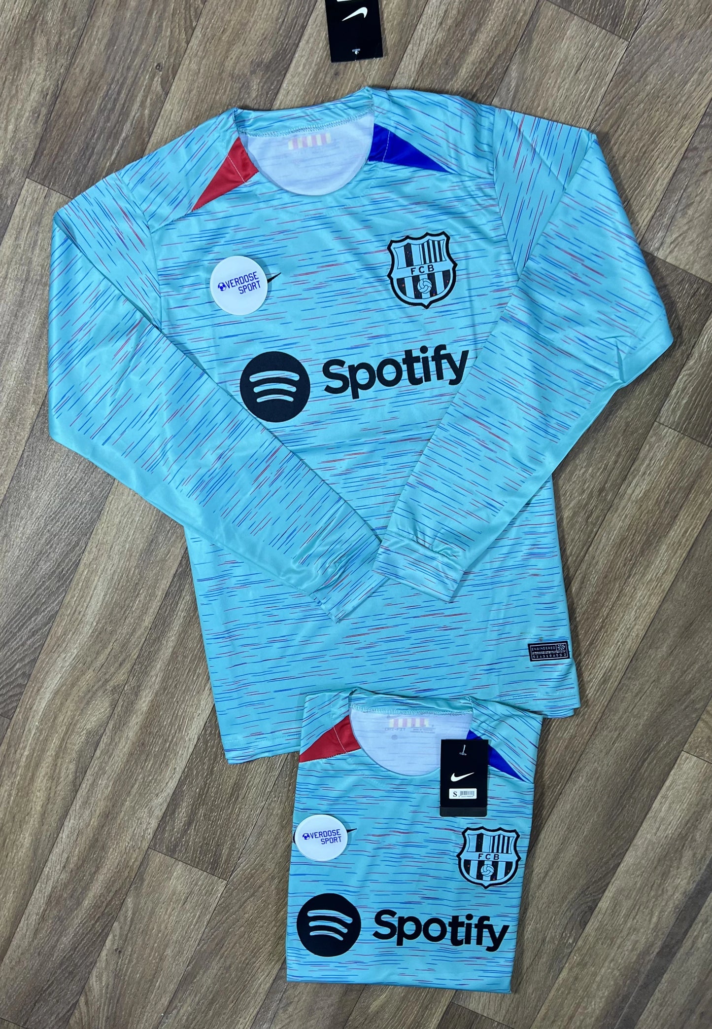 Pull FC Barcelone 2023/2024 – Edition Officielle
