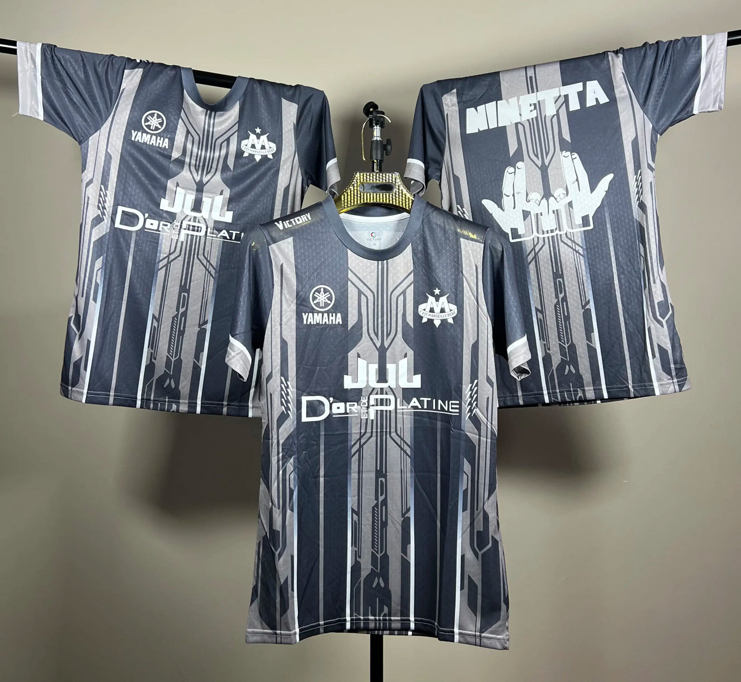 T-shirt Officiel OM x JUL – L’union de la rue et du stade