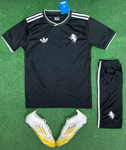 Tenue Juventus 2025/2026 – Maillot Officiel Réplica (Maillot + Short)