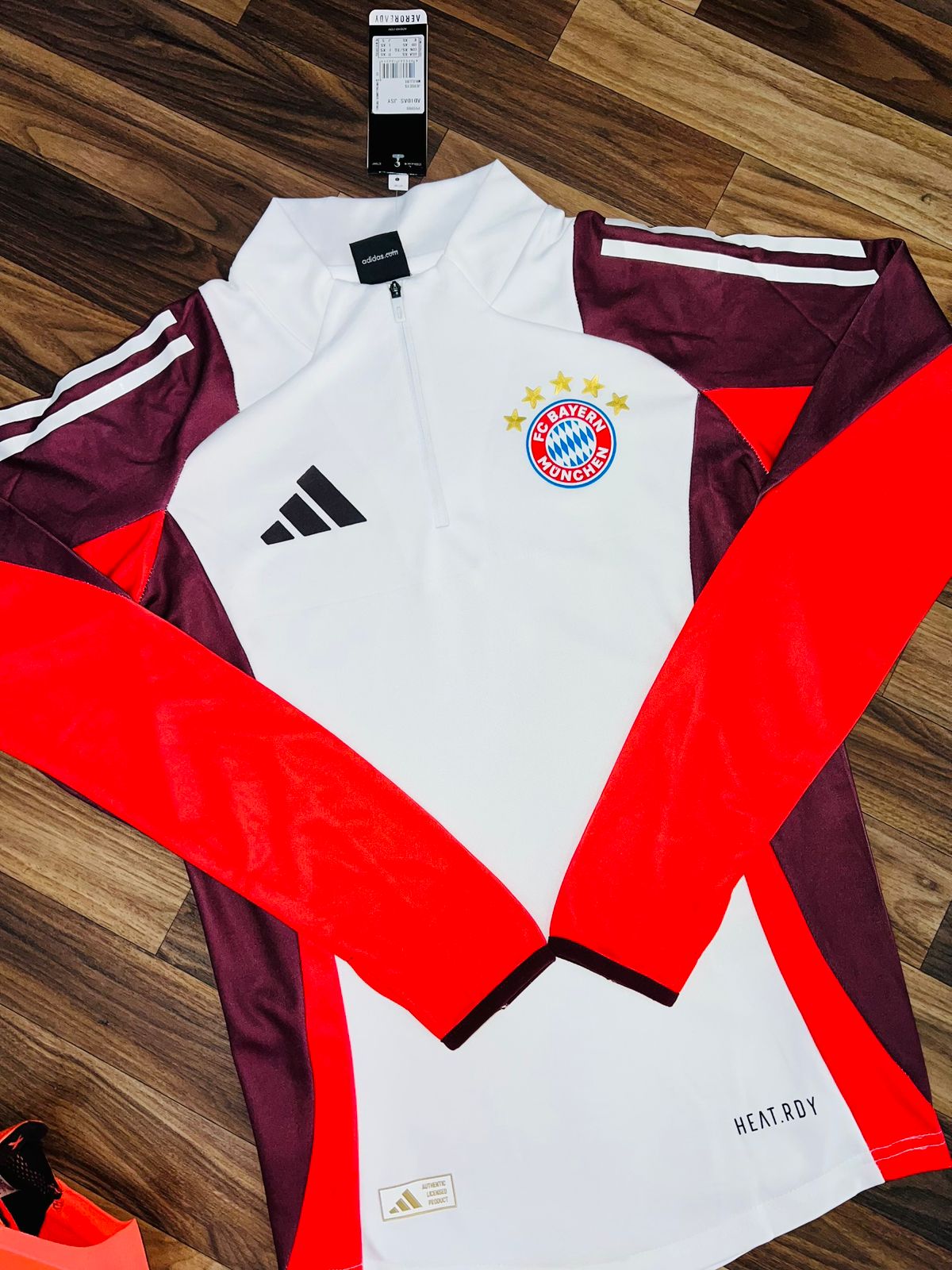 Tracksuit Bayern Munich 2025/2026 – Officiel