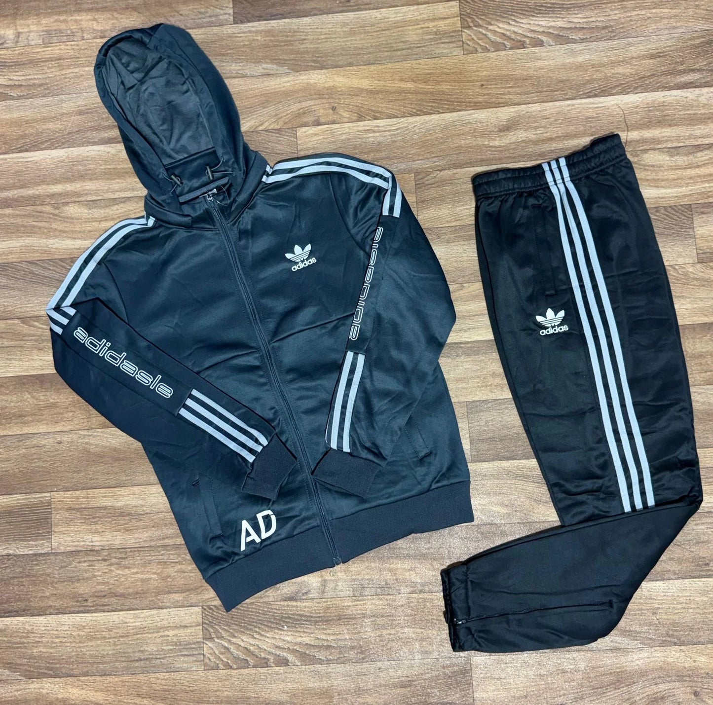 Survêtement Dabbeba Adidas – Style et Performance