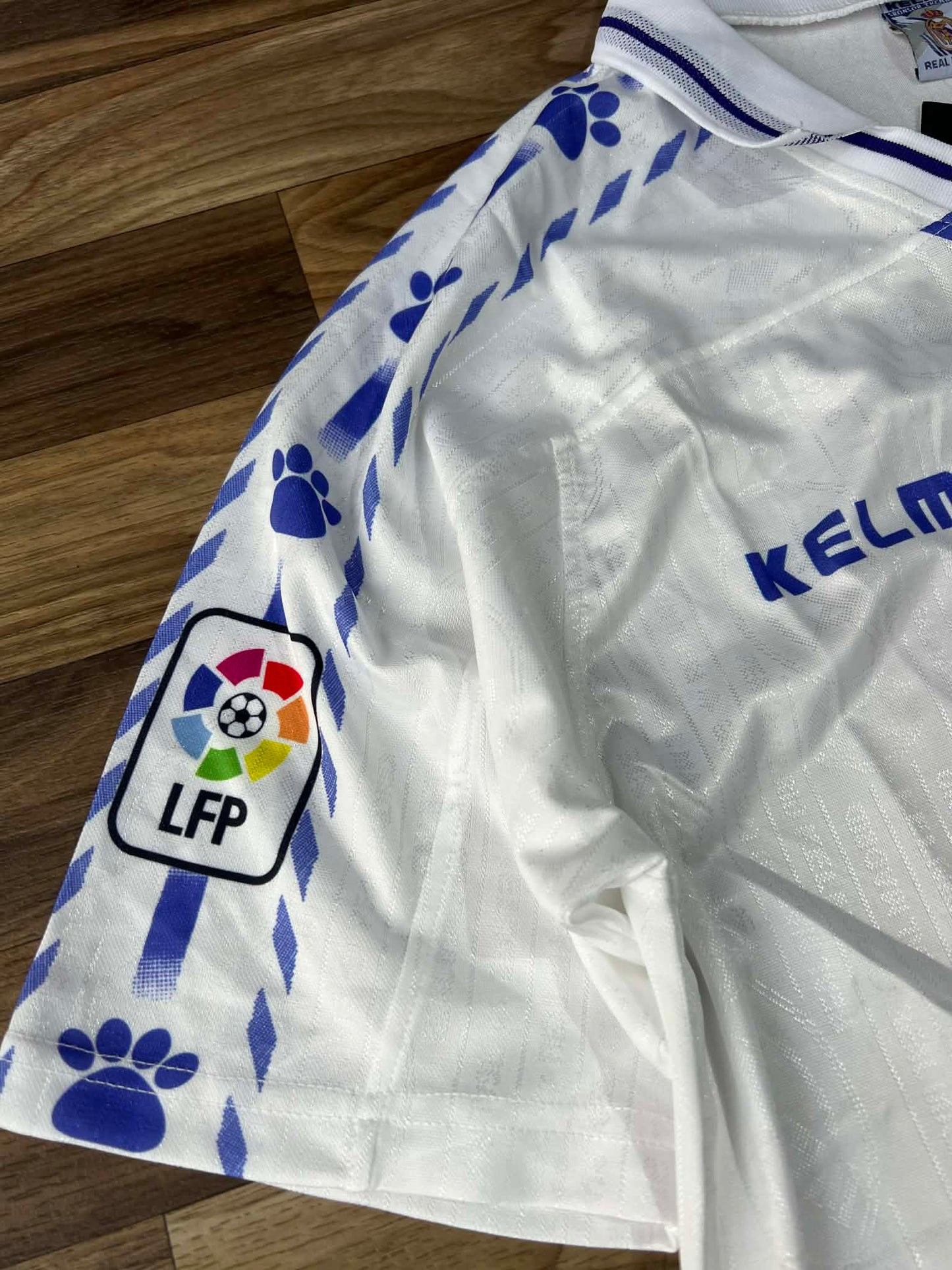 T-shirt vintage domicile rétro Kelme du Real Madrid, saison 1996/1997