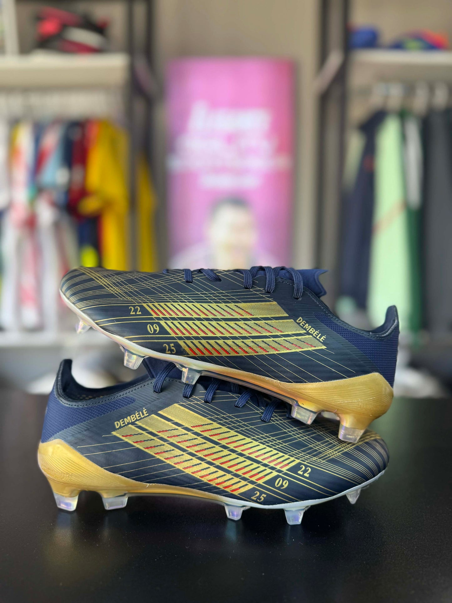 Crampons Adidas F50 Dembélé édition spéciale Ballon d'Or 2025