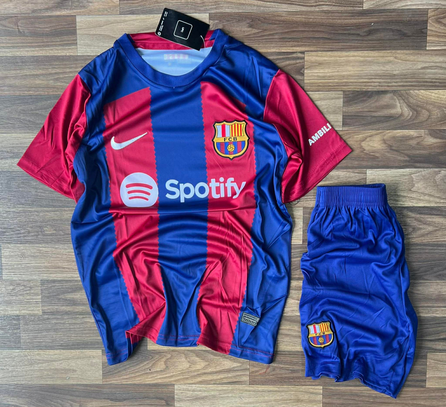 Tenue FC Barcelone, 2023/24
