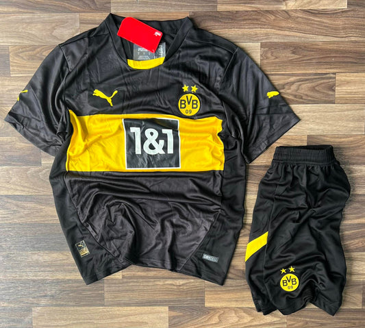 Tenue Borussia Dortmund, saison 2021/2022