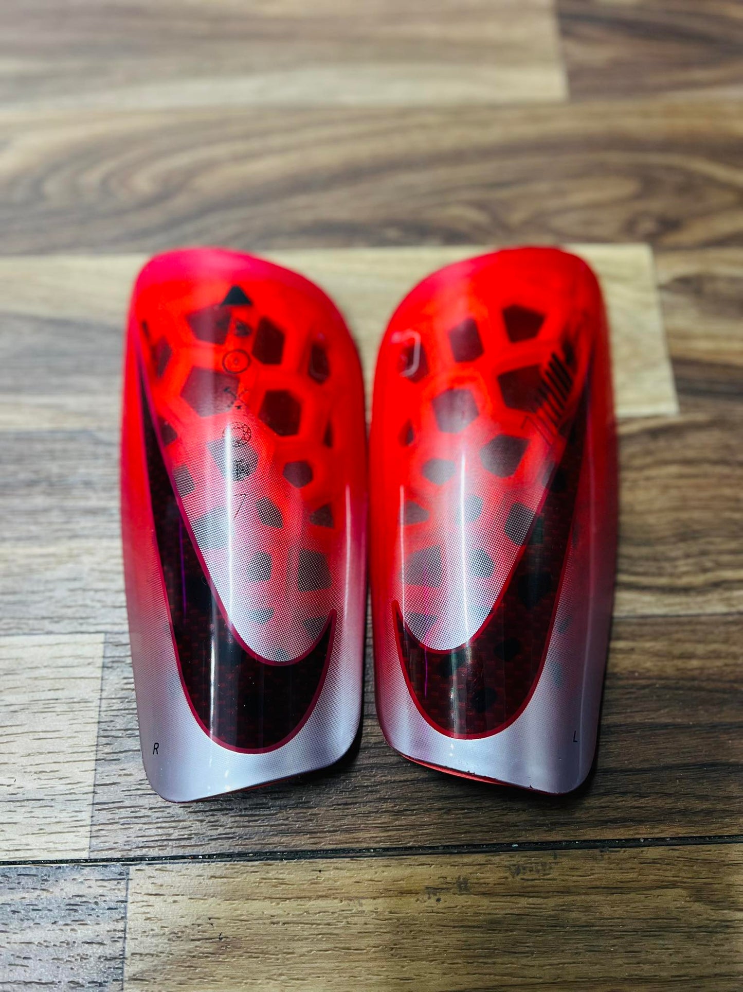 Protège Tibias Nike -Rouge